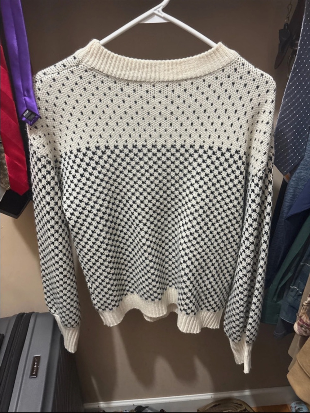 SHEIN Cream and Black Micro-Check Crew Neck Sweater